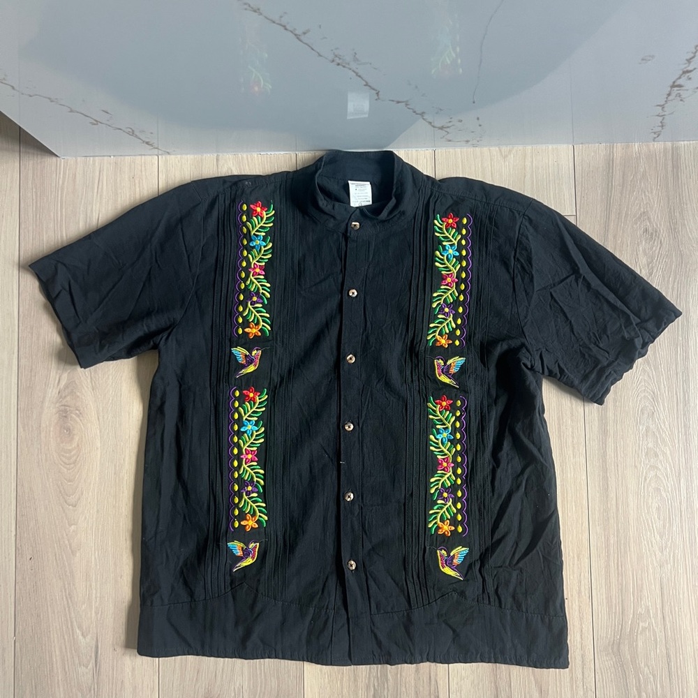 Artesanias Andino Shirt Womens L White Mexican Embroidered Birds Button Front